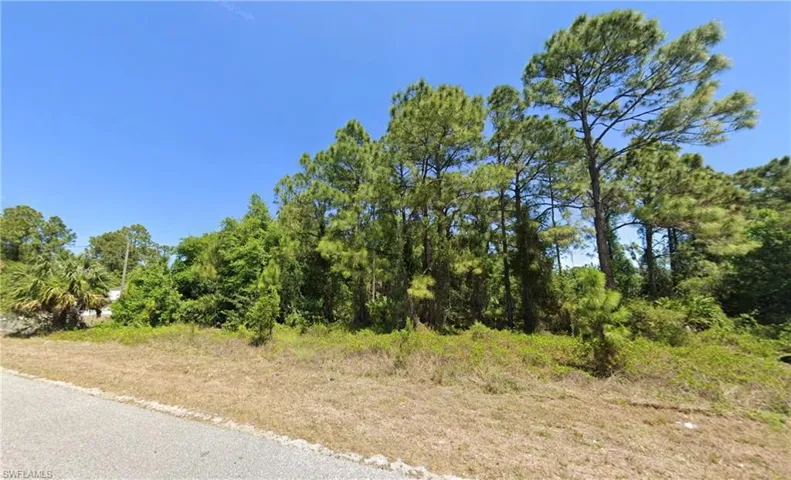 613/615 Meadow Rd, Lehigh Acres, Florida 33973