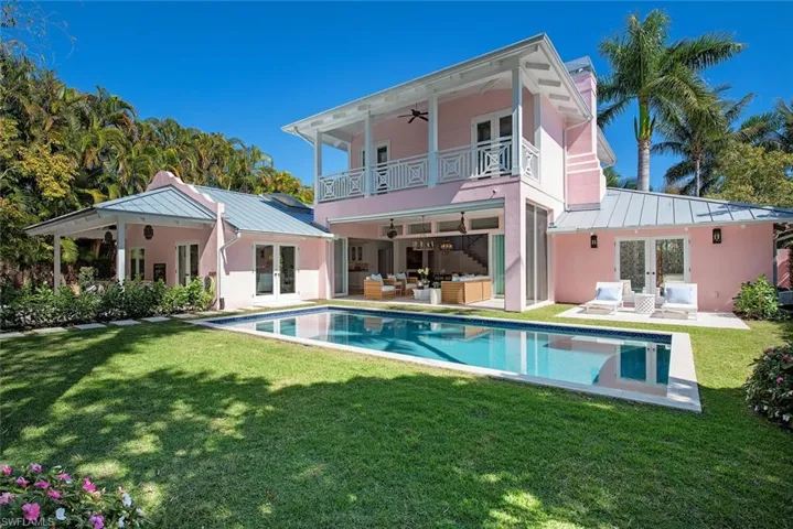 4875 Whispering Pine Way, Naples, Florida 34103