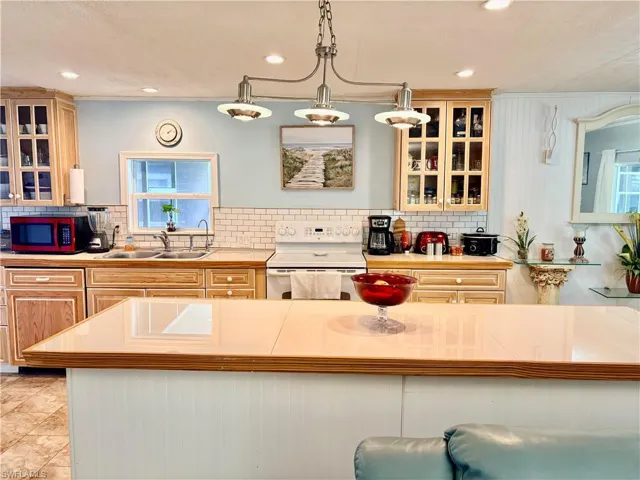 2777 Indianwood Dr, North Fort Myers, Florida 33917