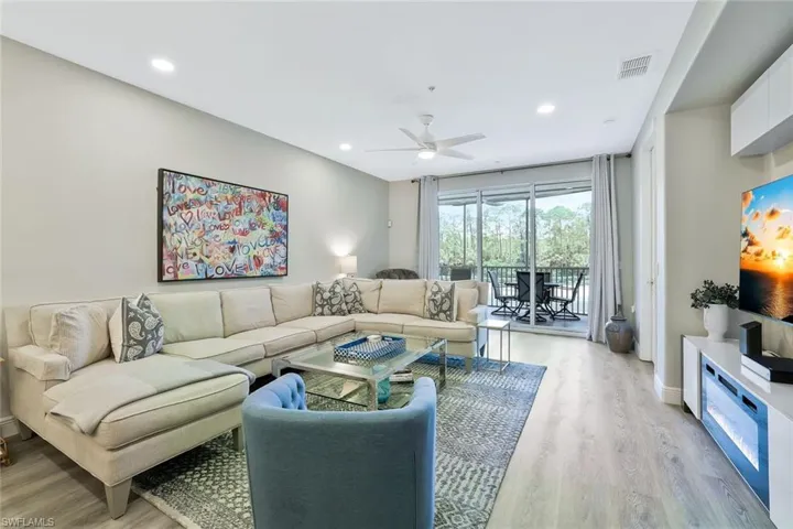 4883  Hampshire  CT, Naples, FL 34112