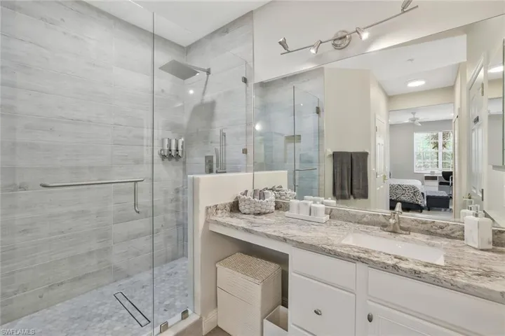4883  Hampshire  CT, Naples, FL 34112