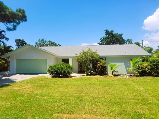 735  High Pines  DR, Naples, FL 34103