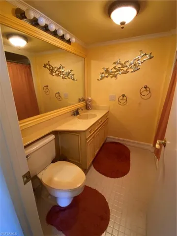 Guest / 3rd Bath with Shower