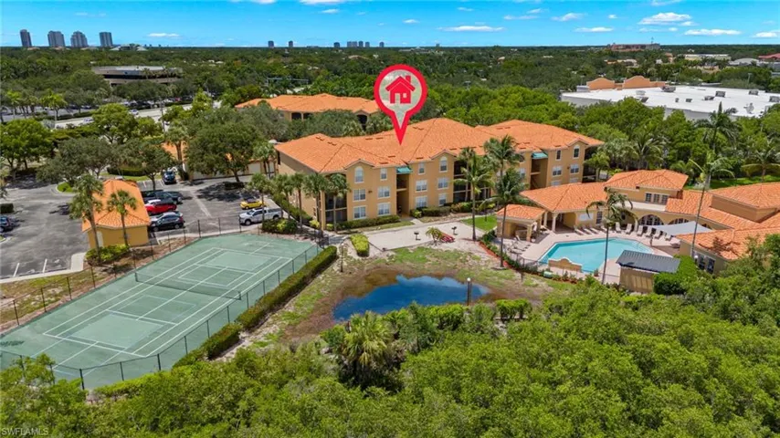 View of bird's eye view of building and amenities