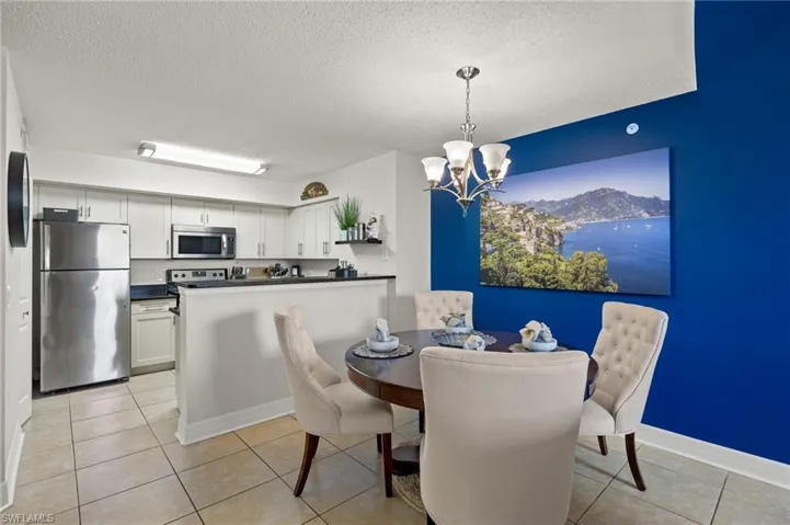Open kitchen & dining