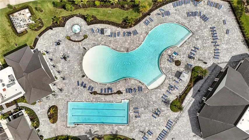 Bird's eye view of a pool area