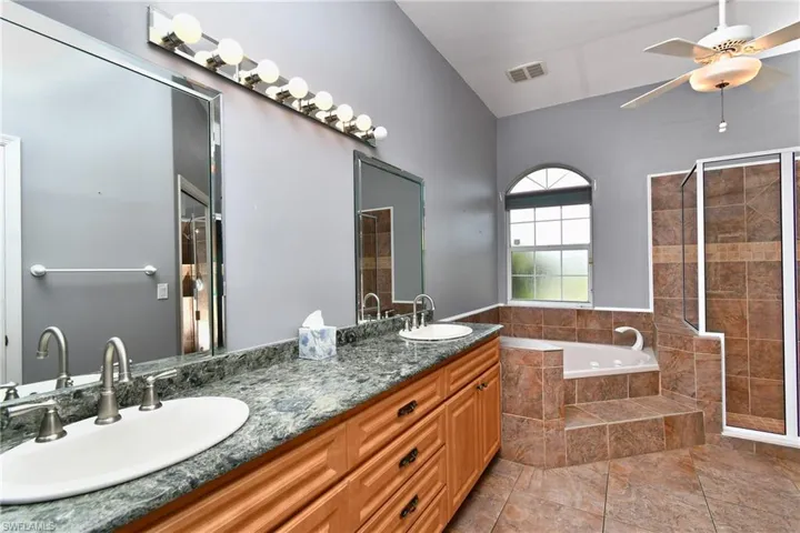 2313 Sw 53rd Ter, Cape Coral, Florida 33914