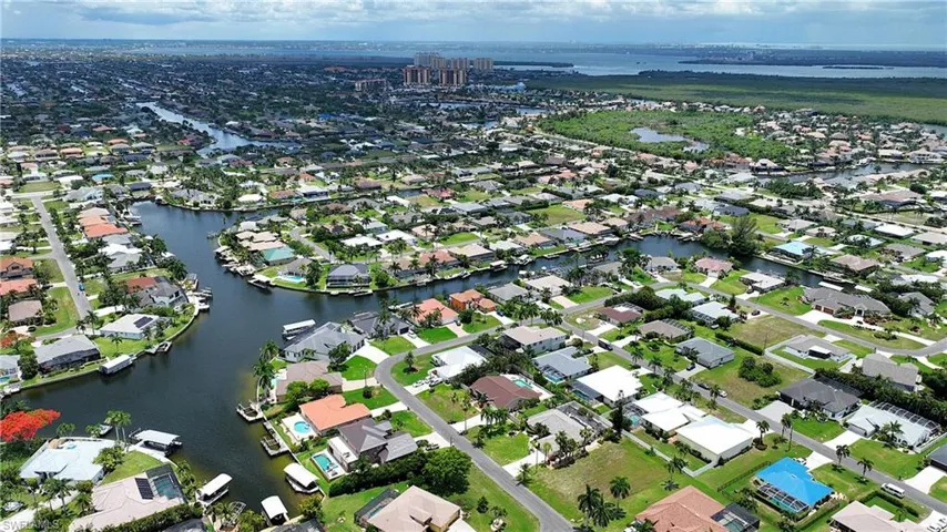 2313 Sw 53rd Ter, Cape Coral, Florida 33914