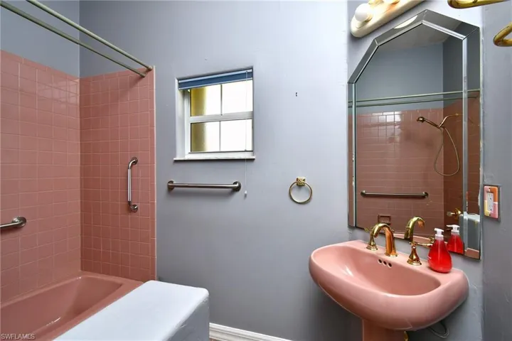 2313 Sw 53rd Ter, Cape Coral, Florida 33914