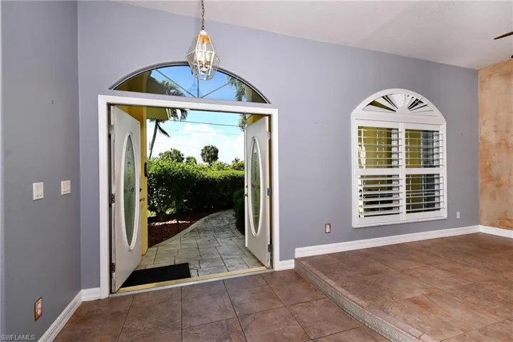 2313 Sw 53rd Ter, Cape Coral, Florida 33914