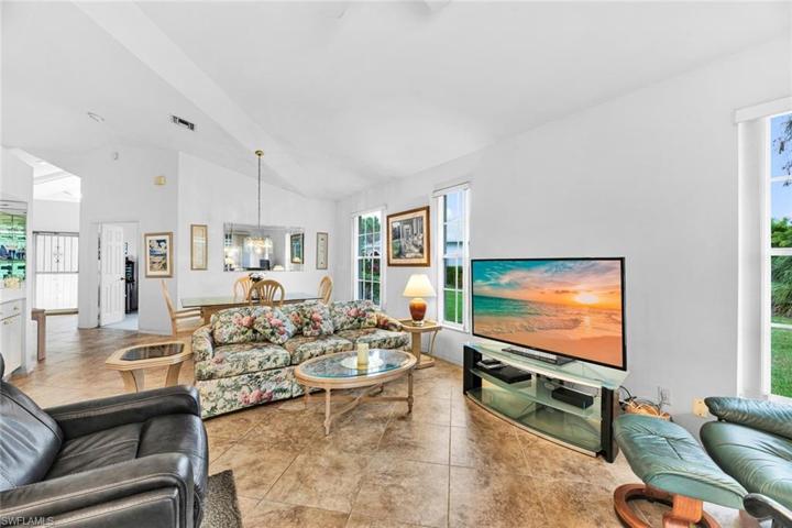 Spacious living room