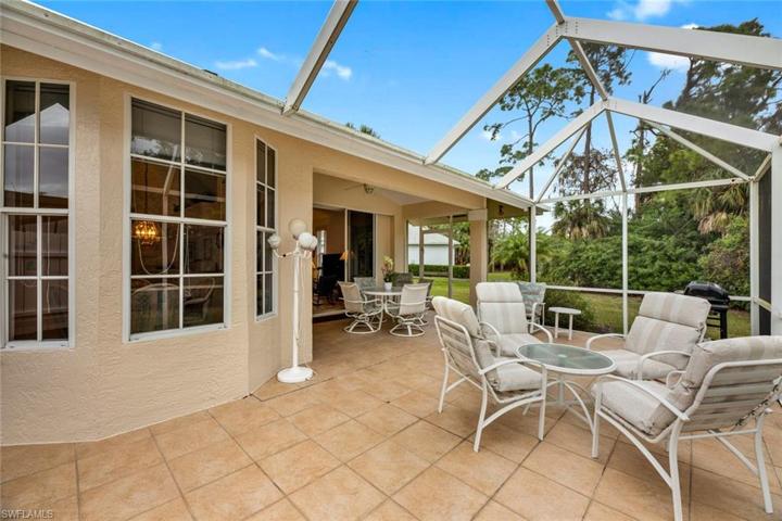 1248  Imperial  DR, Naples, FL 34110