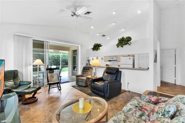 1248  Imperial  DR, Naples, FL 34110