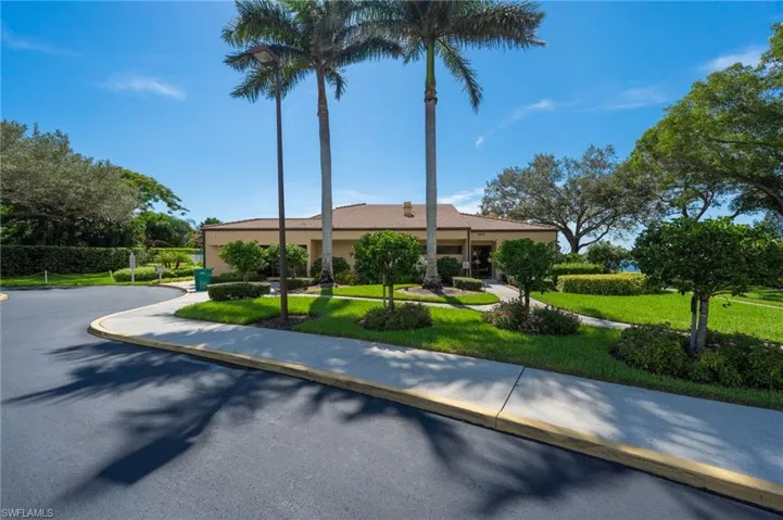720 Belville Blvd, Naples, Florida 34104