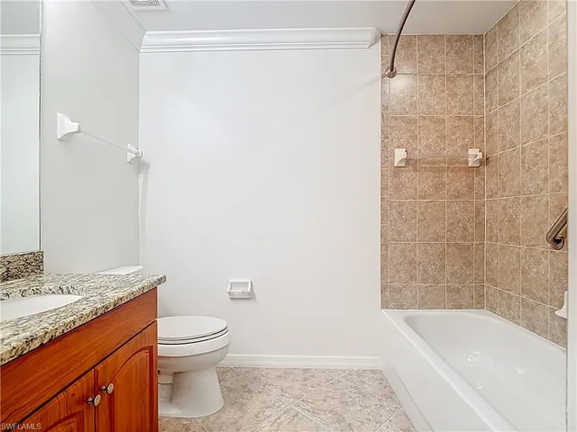 1108 Winding Pines Cir 104, Cape Coral, Florida 33909