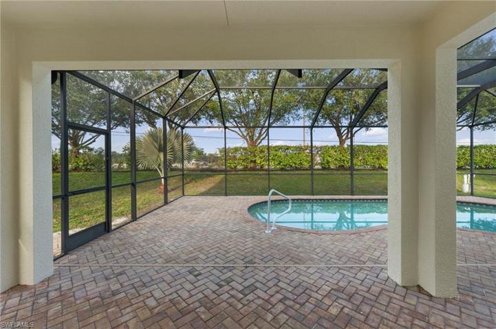 2877  Inlet Cove W LN, NAPLES, FL 34120