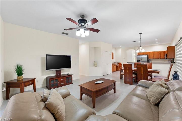 2877  Inlet Cove W LN, NAPLES, FL 34120