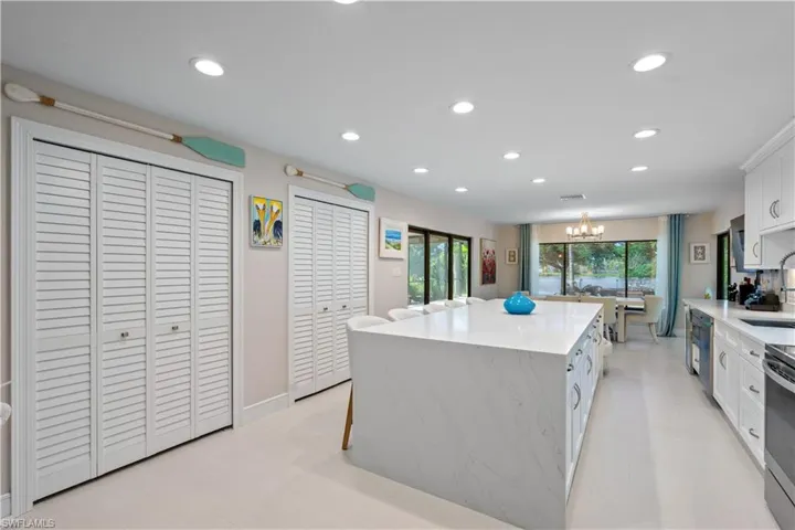 7337 Lake Dr, Fort Myers, Florida 33908