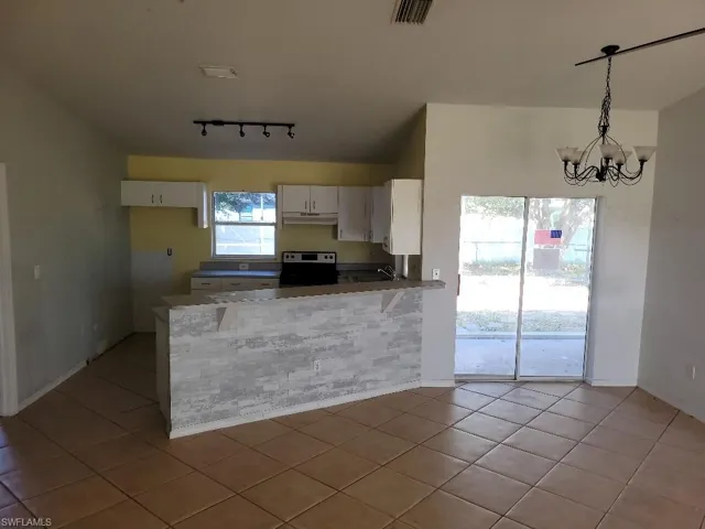 208 Nw 4th Ave, Cape Coral, Florida 33993