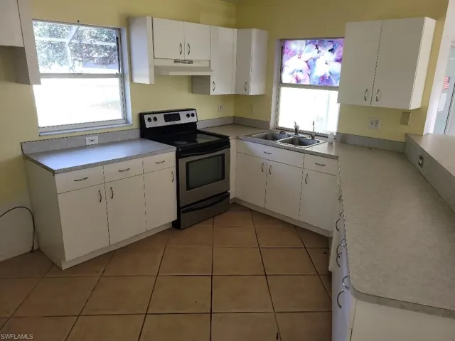 208 Nw 4th Ave, Cape Coral, Florida 33993