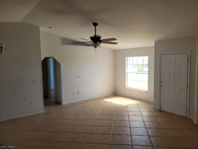 208 Nw 4th Ave, Cape Coral, Florida 33993
