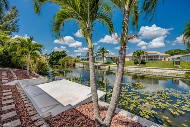 2120 Sw 8th Pl, Cape Coral, Florida 33991