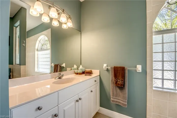 2120 Sw 8th Pl, Cape Coral, Florida 33991