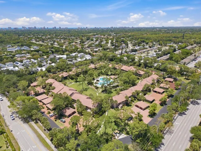 3207  Horse Carriage  WAY, Naples, FL 34105