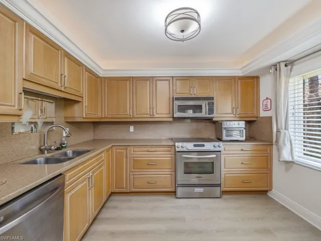 3207  Horse Carriage  WAY, Naples, FL 34105