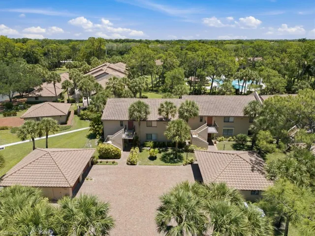 3207  Horse Carriage  WAY, Naples, FL 34105