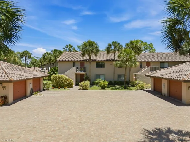 3207  Horse Carriage  WAY, Naples, FL 34105