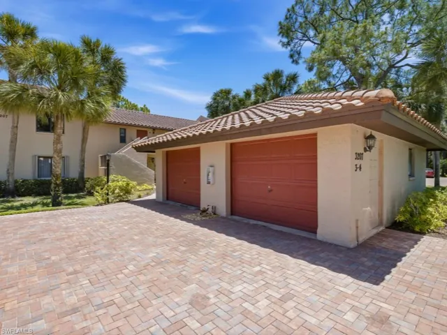 3207  Horse Carriage  WAY, Naples, FL 34105