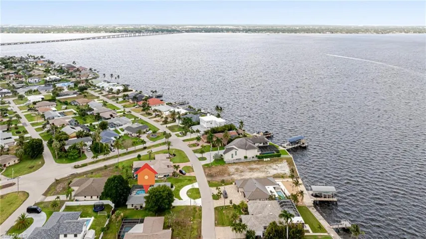 2285 SE 28th  ST, Cape Coral, FL 33904