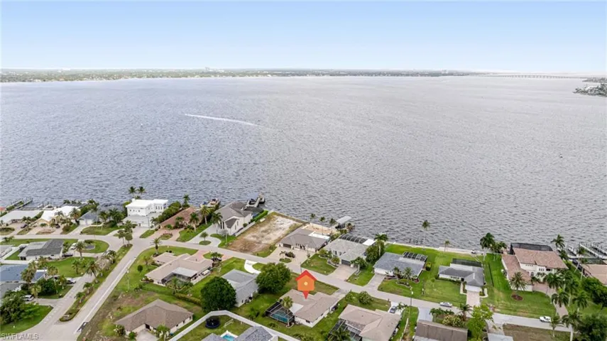 2285 SE 28th  ST, Cape Coral, FL 33904