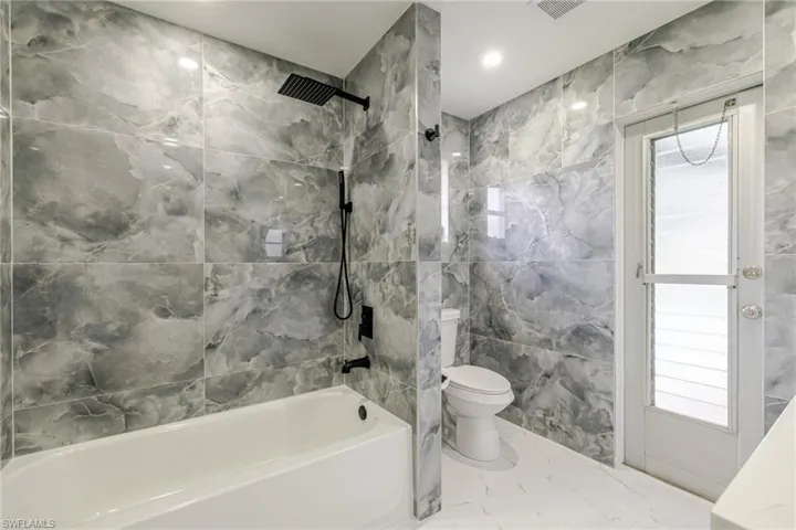 2285 SE 28th  ST, Cape Coral, FL 33904
