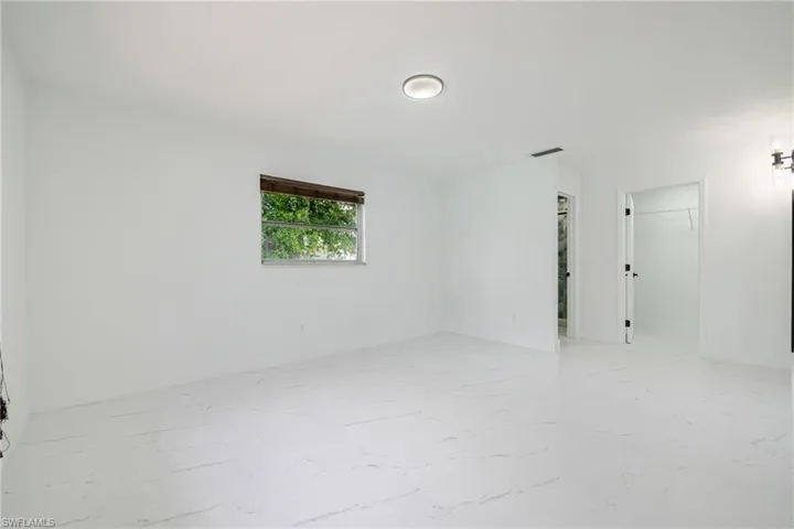 2285 SE 28th  ST, Cape Coral, FL 33904
