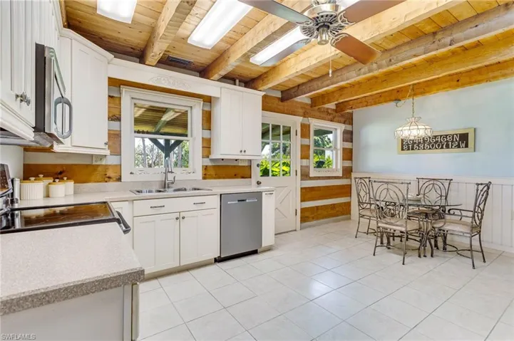 kitchen and eat in