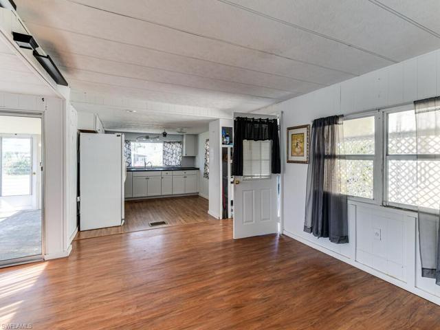 Open living floor plan.