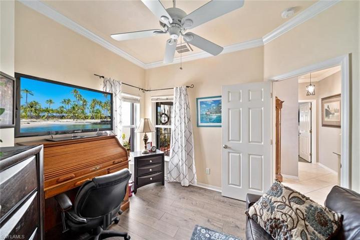 Bedroom/Den