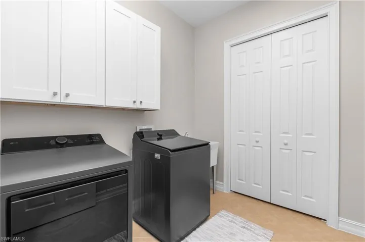 Newer washer and dryer.  Lots of storage