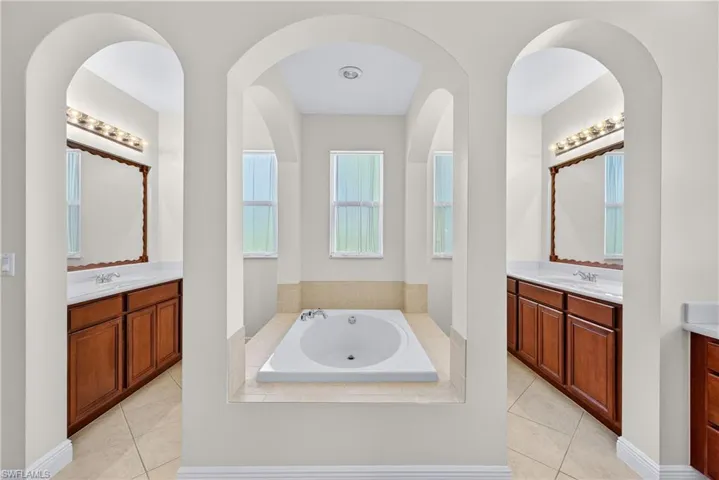 2212 Vardin Pl, Naples, Florida 34120