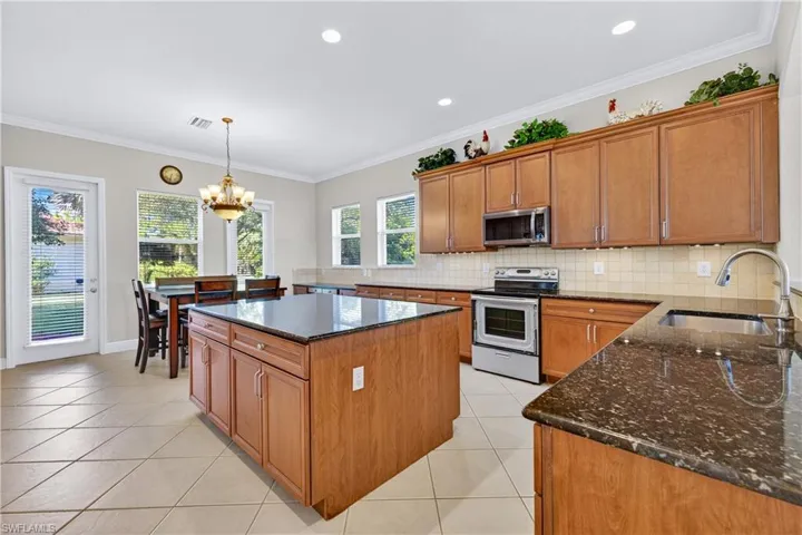 2212 Vardin Pl, Naples, Florida 34120
