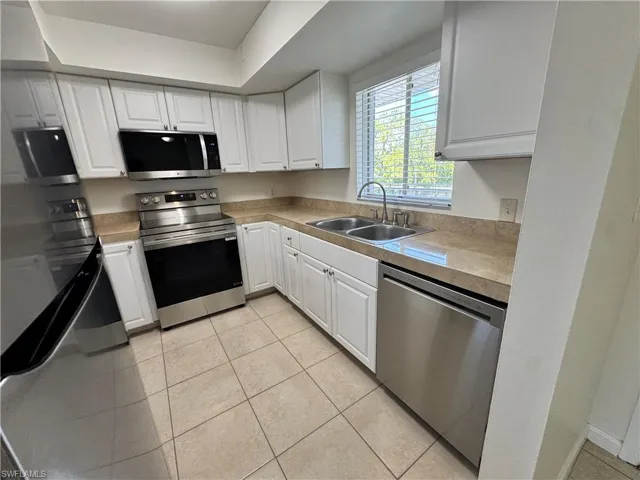 5667 Rattlesnake Hamm Rd N B-301, Naples, Florida 34113
