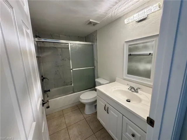 5667 Rattlesnake Hamm Rd N B-301, Naples, Florida 34113