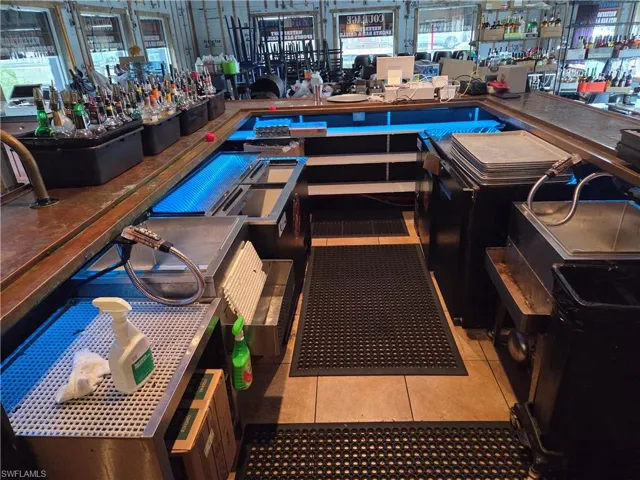 INSIDE BAR
