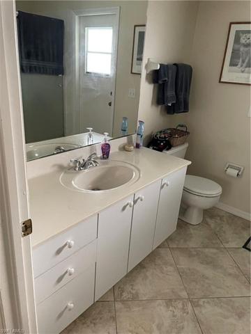 Guest bath with access to pool