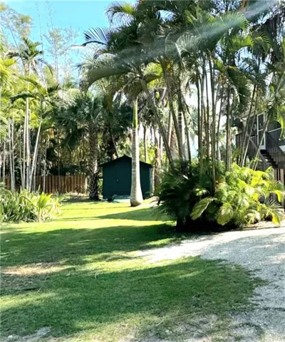 2732  Weeks  AVE, Naples, FL 34112
