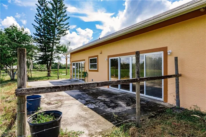 875  Limpkin  RD, Naples, FL 34120
