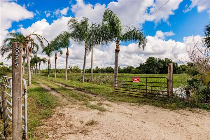 875  Limpkin  RD, Naples, FL 34120