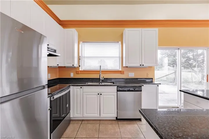 875  Limpkin  RD, Naples, FL 34120